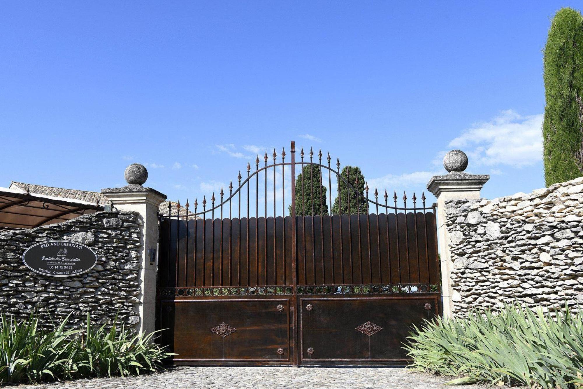 Bastide Des Demoiselles Bed & Breakfast รูสซียง ภายนอก รูปภาพ